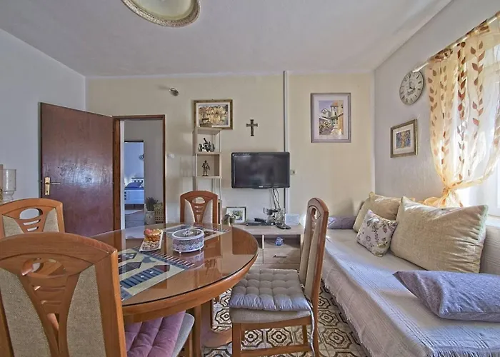 Apartment With Parking Spaces Postira, Brac - 22201 Postira
