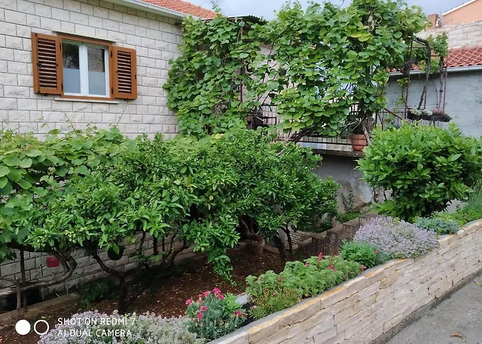 Apartment With Parking Spaces Postira, Brac - 22201 *