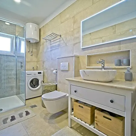 Apartment With Parking Spaces Postira, Brac - 22201 Postira